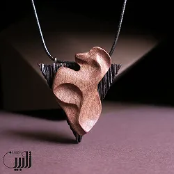 گردنبند چوبی طرح مثلث سرنوشت (تک نسخه)