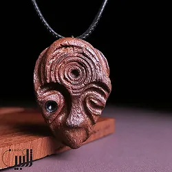 گردنبند چوبی طرح بیگانه (تک نسخه)