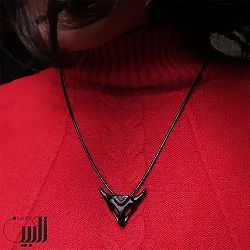 گردنبند چوبی نمادی از گاو خشمگین (تک نسخه)