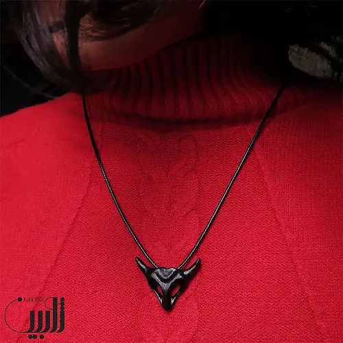 گردنبند چوبی نمادی از گاو خشمگین (تک نسخه)