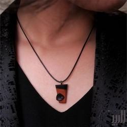 گردنبند چوبی نگاهِ پنهان (تک نسخه)