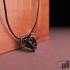 گردنبند چوبی در پیچ و تاب مسیر (تک نسخه)